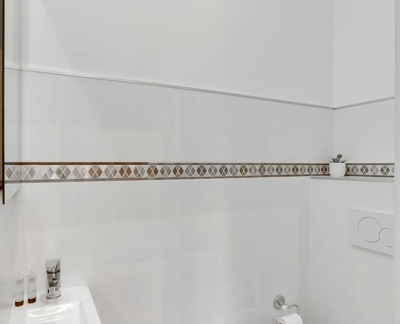Lavie Maison I Marais Family Paris Apartment